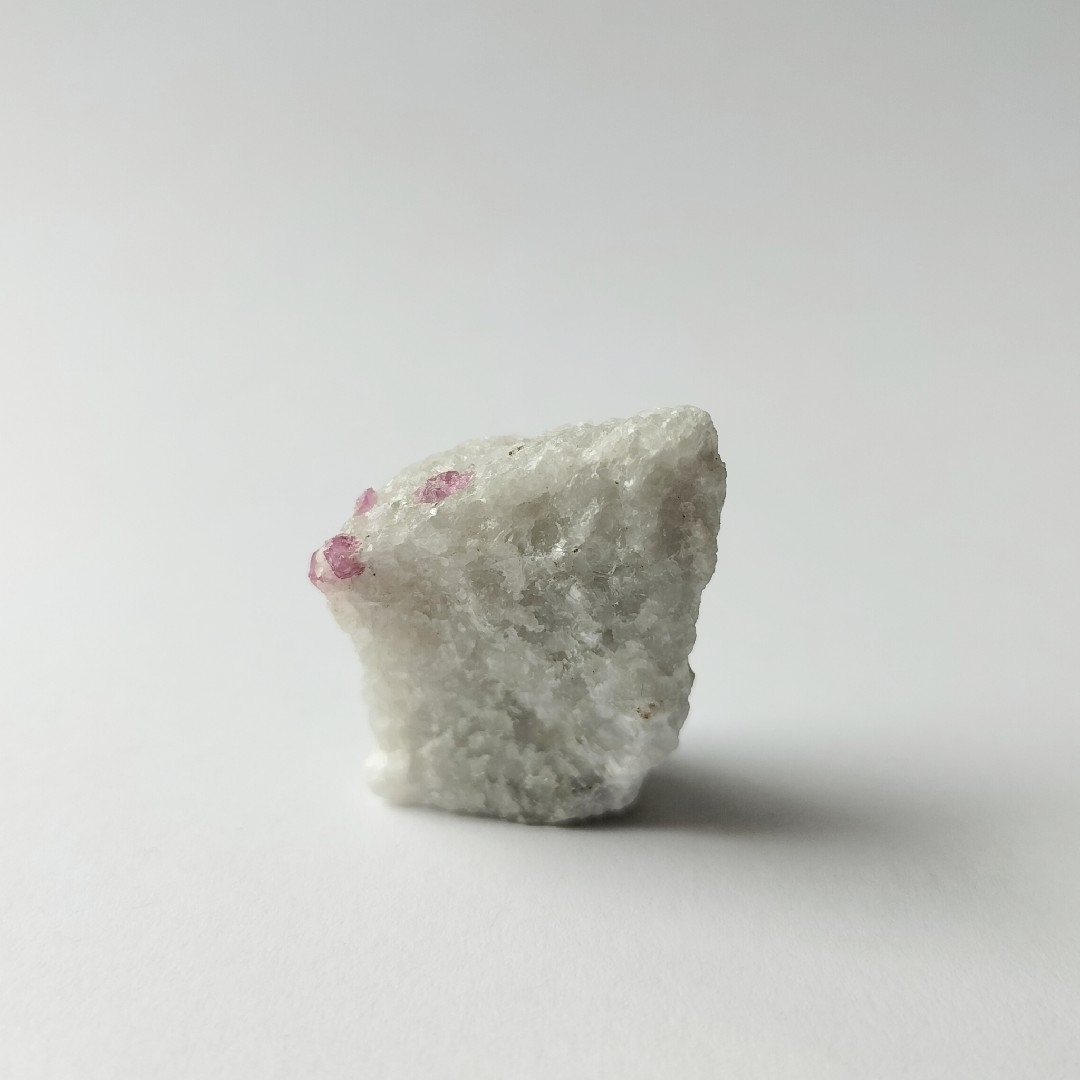 ピンクスピネル 尖晶石 spinel 原石 鉱物 標本 エンタメ/ホビーのコレクション(その他)の商品写真