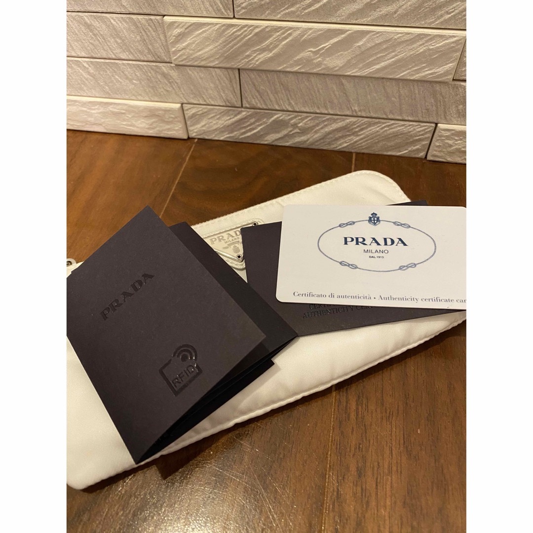 PRADA(プラダ)の【新品未使用】PRADA ポーチ付 ミディアム Re-Nylon バックパック レディースのバッグ(リュック/バックパック)の商品写真