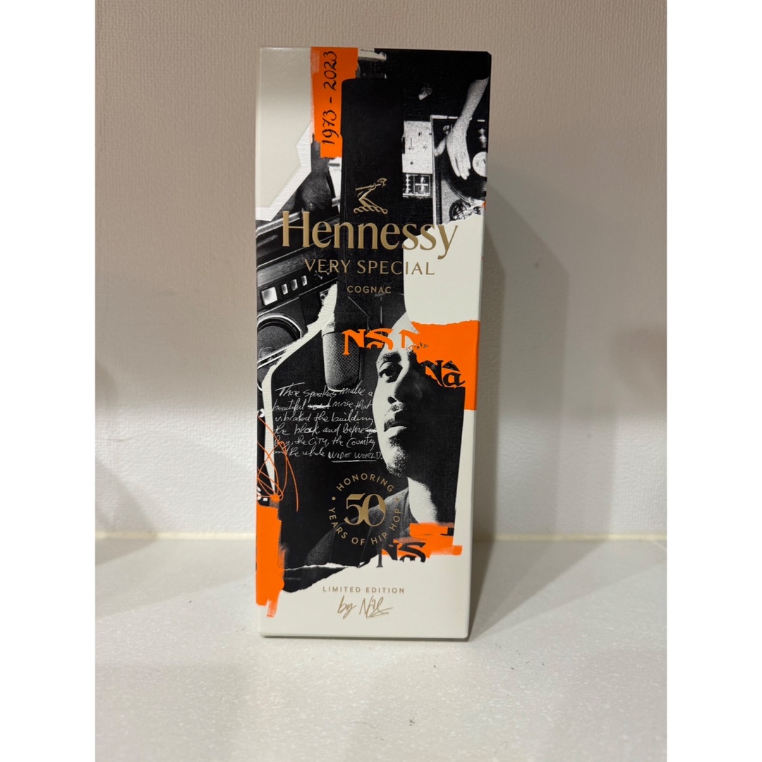 ヘネシー(ヘネシー)のヘネシー V.S （700ml）限定デザインギフトボックス 食品/飲料/酒の酒(ブランデー)の商品写真