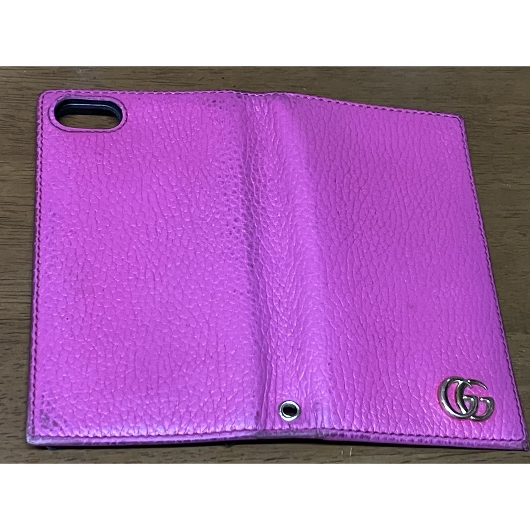 Gucci(グッチ)のGUCCI GGマーモント手帳型iPhoneケース6,7,8,SE2,SE3対応 スマホ/家電/カメラのスマホアクセサリー(iPhoneケース)の商品写真