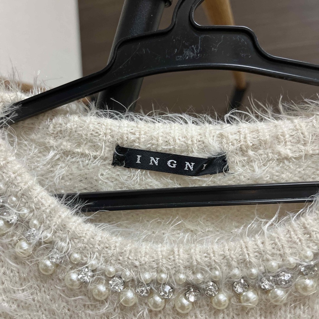 INGNI(イング)のINGNI ビジュー付きニット レディースのトップス(ニット/セーター)の商品写真