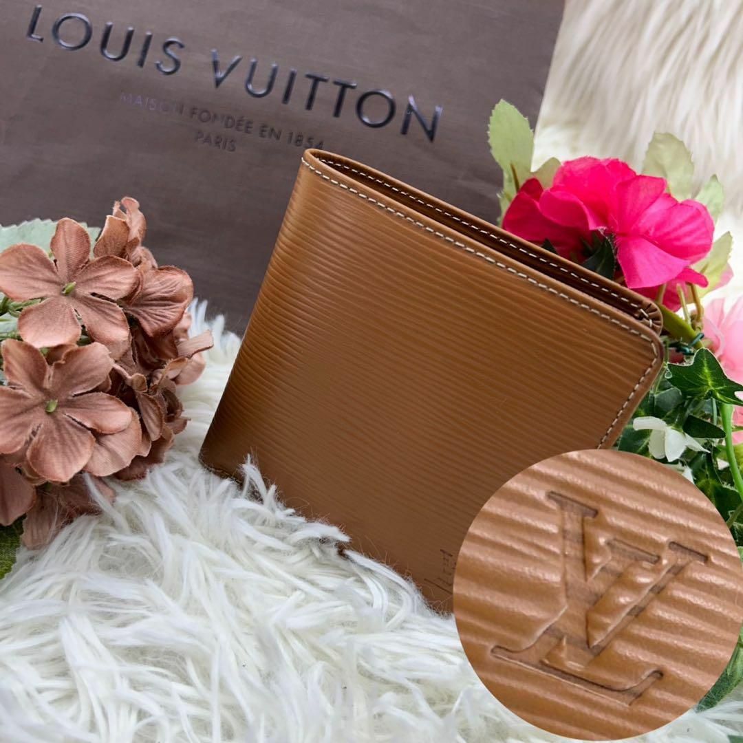 LOUIS VUITTON(ルイヴィトン)のLouis Vuitton ルイヴィトン メンズ 二つ折り財布 エピ ベージュ メンズのファッション小物(折り財布)の商品写真