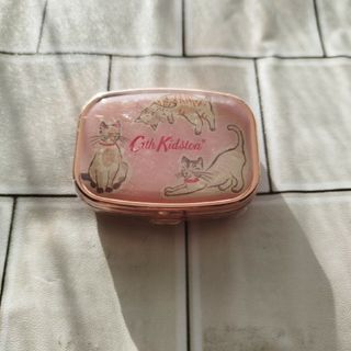 Cath Kidston - 【新品、未使用】キャスキッドソン リップバーム ミラー付き 猫柄