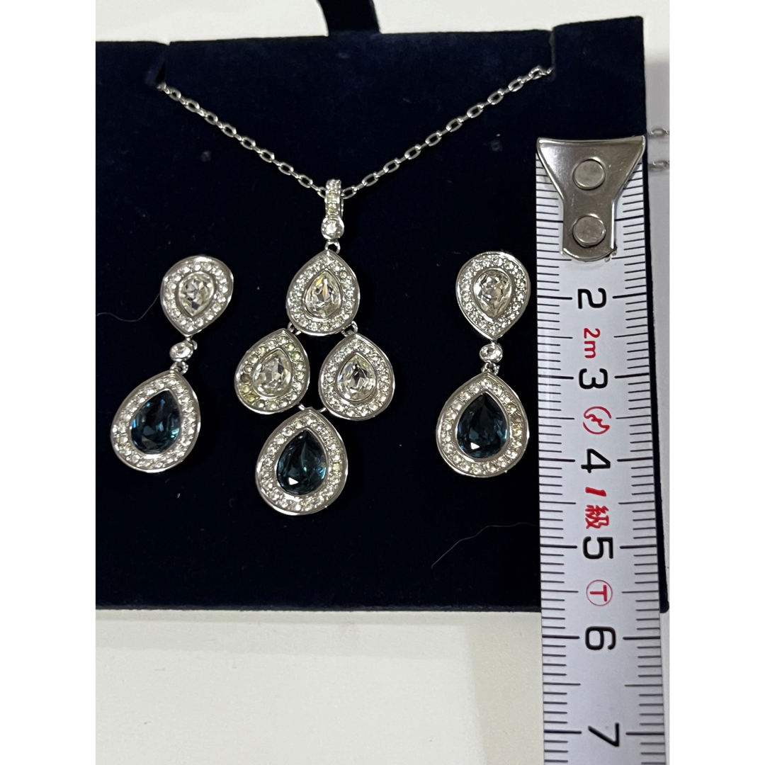 新品未使用】swarovski ネックレス ピアス セット - アクセサリー 新品未使用】swarovski ネックレス ピアス セット - アクセサリー