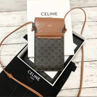 セリーヌ(celine)の希少✨　現行 セリーヌ スマホポーチ フォンポーチ マカダム ショルダー タン(ポーチ)