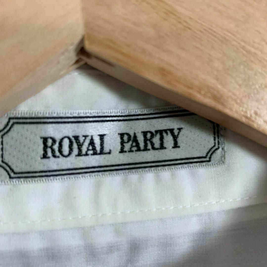 ROYAL PARTY(ロイヤルパーティー)のROYAL PARTY ロイヤルパーティー️ シャツ 15号 XL相当 白 レディースのトップス(シャツ/ブラウス(半袖/袖なし))の商品写真