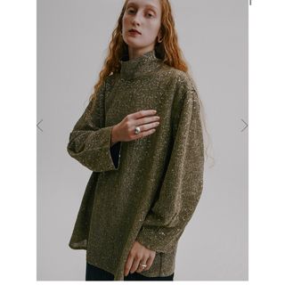 予算が足りなかったのでPINCH SLEEVE KNIT TOP カーキ