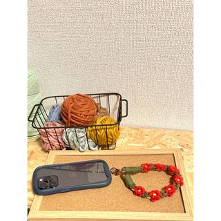 マクラメハンドストラップ　ハンドメイド(スマホストラップ/チャーム)