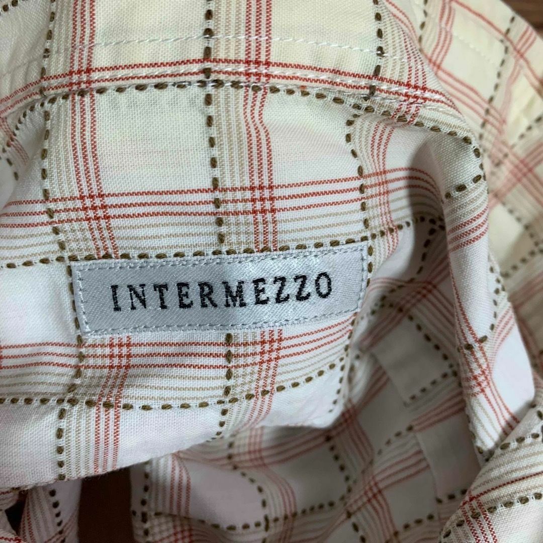 INTERMEZZO(インターメッツォ)のインターメッツォ シャツ Mサイズ 赤 レッド チェック 長袖 メンズのトップス(シャツ)の商品写真