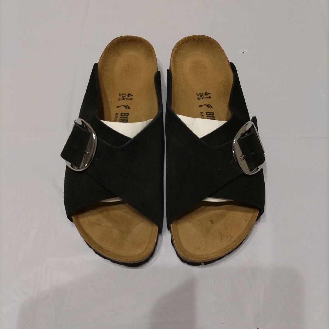 BIRKENSTOCK(ビルケンシュトック)のUA別注 Arosa Big Buckle ブラックスェード　新品　サイズ41 メンズの靴/シューズ(サンダル)の商品写真