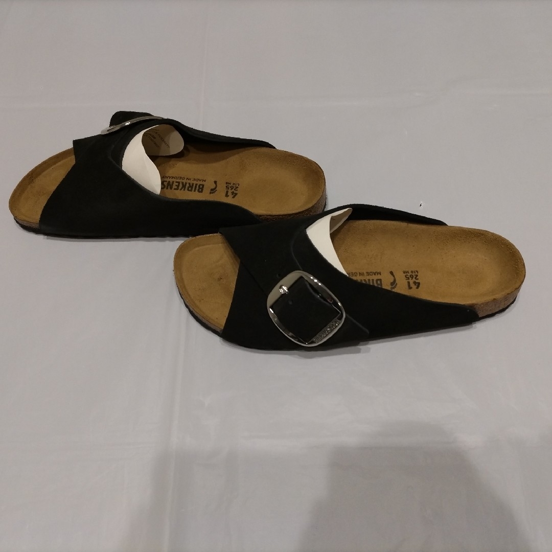 BIRKENSTOCK(ビルケンシュトック)のUA別注 Arosa Big Buckle ブラックスェード　新品　サイズ41 メンズの靴/シューズ(サンダル)の商品写真