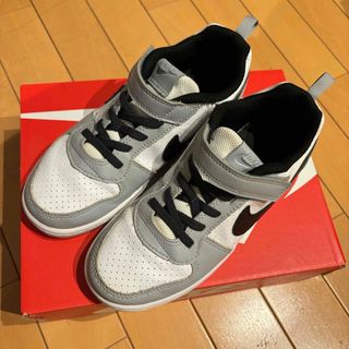 ナイキ(NIKE)のNIKE キッズ スニーカー　22.0cm(スニーカー)