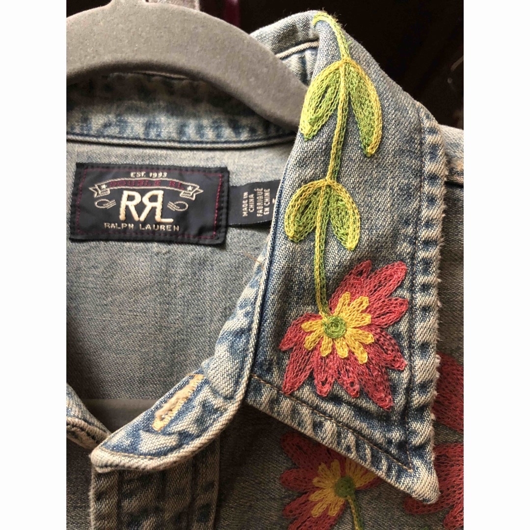 RRL(ダブルアールエル)のダブルアールエル　RRL フローラル 刺繍 インディゴシャツ メンズのトップス(シャツ)の商品写真