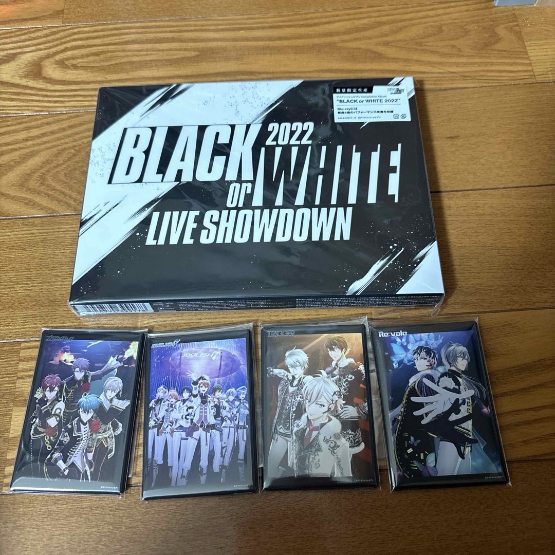 アイドリッシュセブン CompilationAlbum BLACKorWHITE エンタメ/ホビーのCD(アニメ)の商品写真