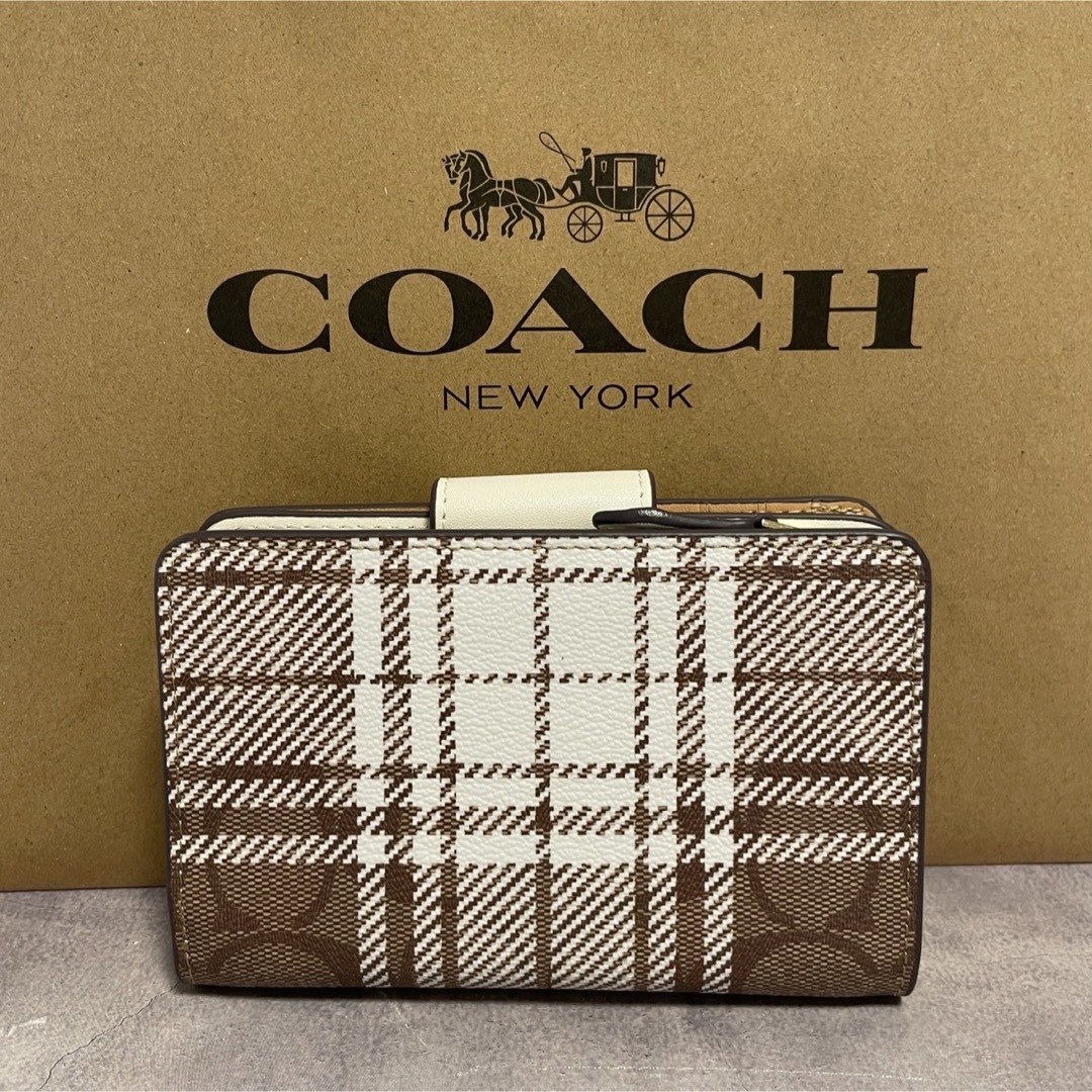 COACH(コーチ)の新品　COACH 二つ折り財布　レディース メンズ ホワイト ブラウン チェック レディースのファッション小物(財布)の商品写真