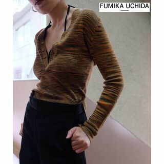 フミカウチダ(FUMIKA_UCHIDA)の美品タグ付き fumika uchida ヘンリネック ニット V ネック(ニット/セーター)