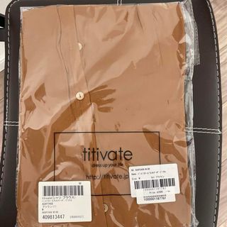 ティティベイト(titivate)の送料込❗️新品未使用✨titivate ギャザーブラウス　ティティベート　シャツ(シャツ/ブラウス(長袖/七分))