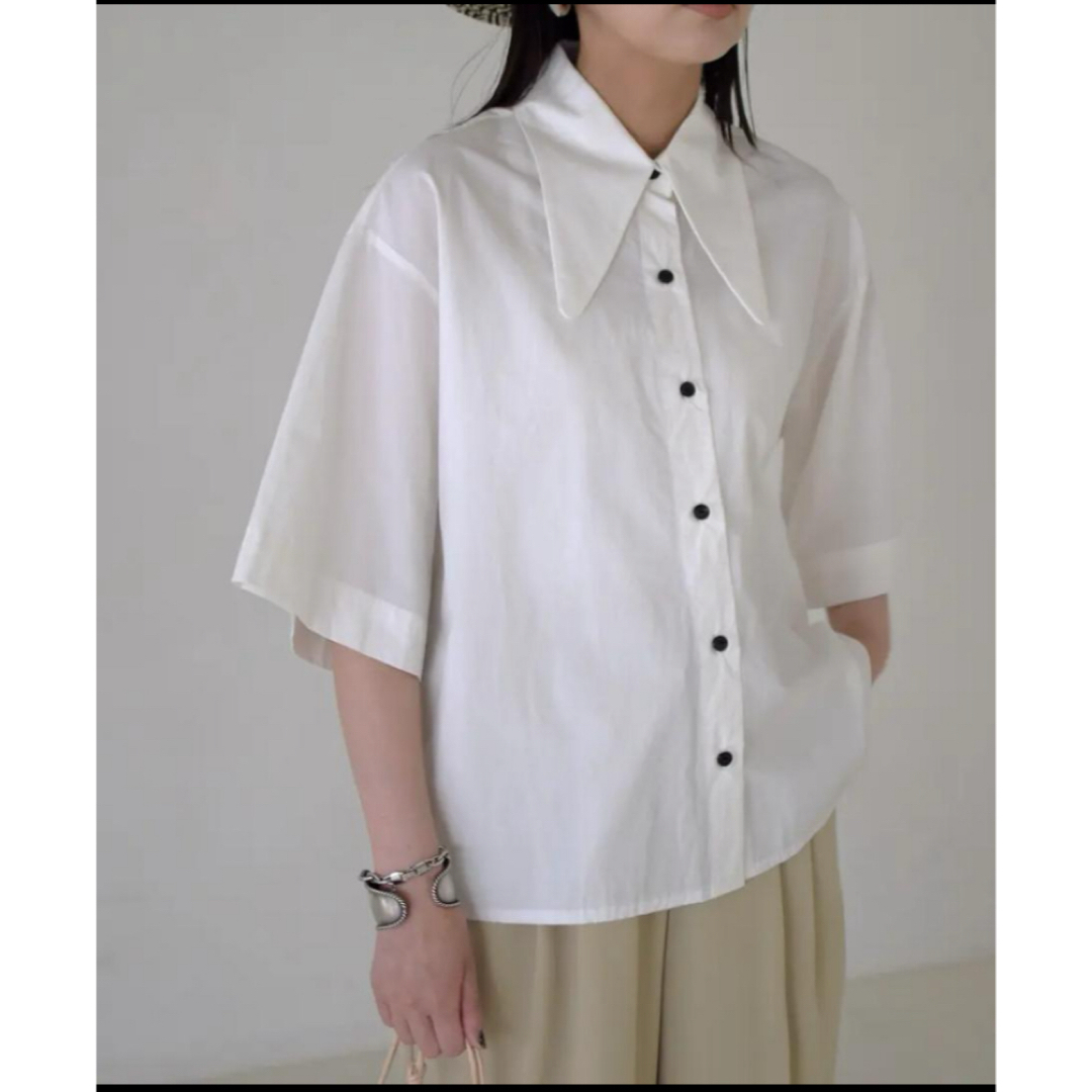 RIM.ARK(リムアーク)のマリエント　Marient ビッグカラーシャツ レディースのトップス(シャツ/ブラウス(半袖/袖なし))の商品写真