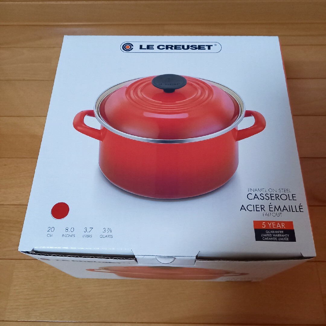 LE CREUSET(ルクルーゼ)のル・クルーゼ　キャセロール　チェリーレッド インテリア/住まい/日用品のキッチン/食器(鍋/フライパン)の商品写真