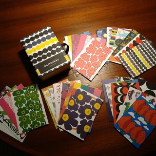 マリメッコ(marimekko)の【 専用BOX付き 】marimekko　ポストカードセット 48枚(その他)