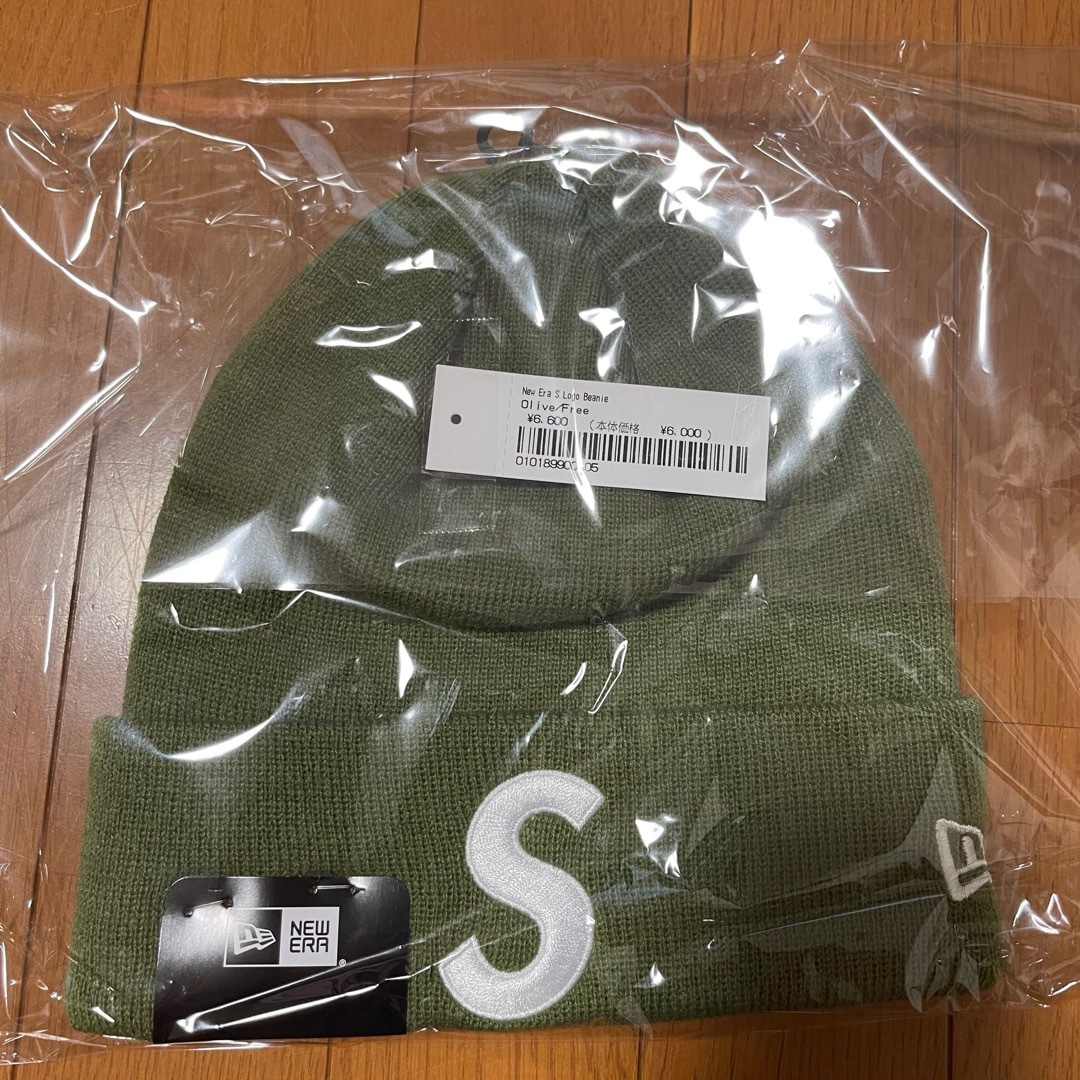 Supreme(シュプリーム)の新品！Supreme New Era S Logo Beanie Olive メンズの帽子(ニット帽/ビーニー)の商品写真