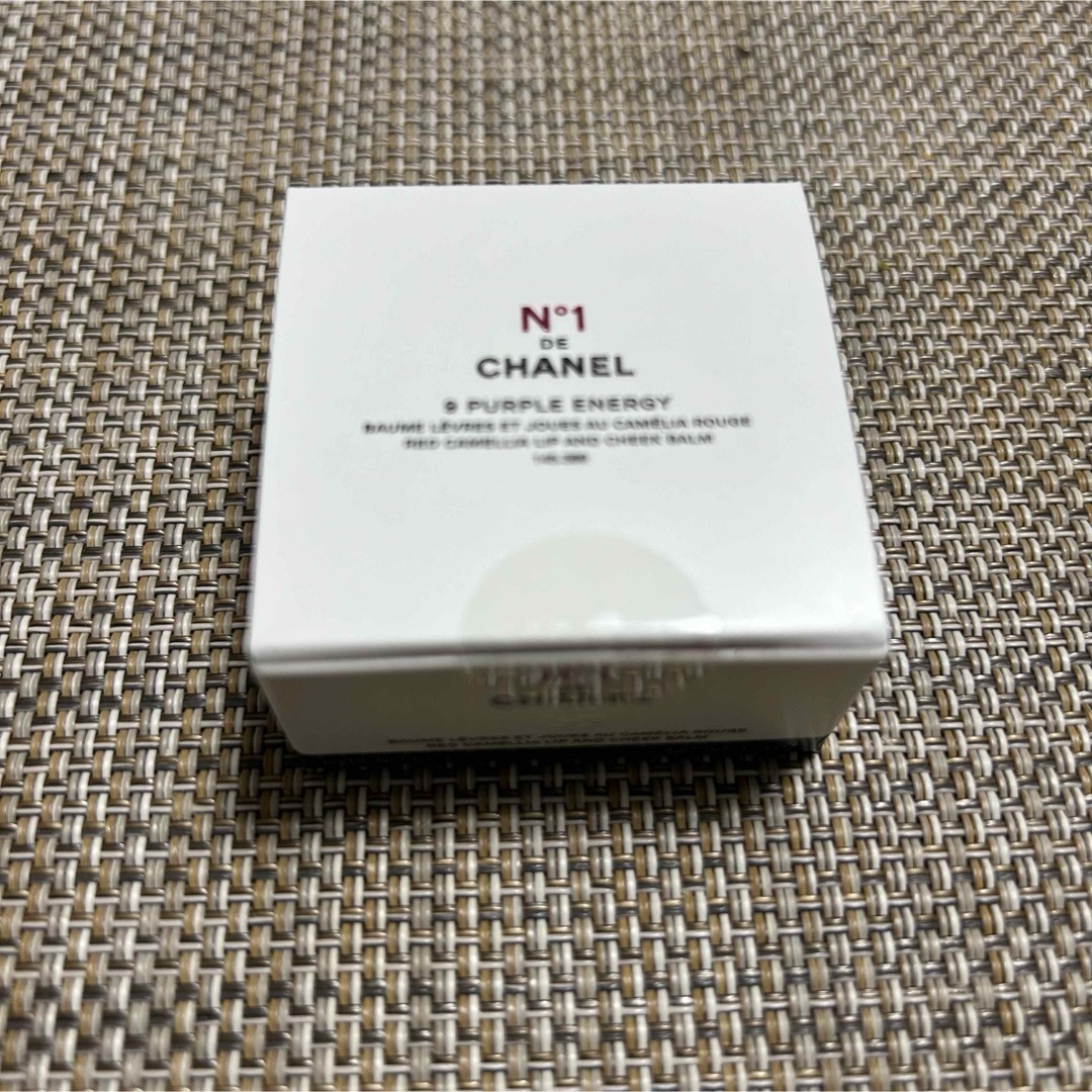 CHANEL(シャネル)の【新品】CHANEL 2024 限定リップ＆チークボーム 9 パープルエナジー コスメ/美容のベースメイク/化粧品(口紅)の商品写真