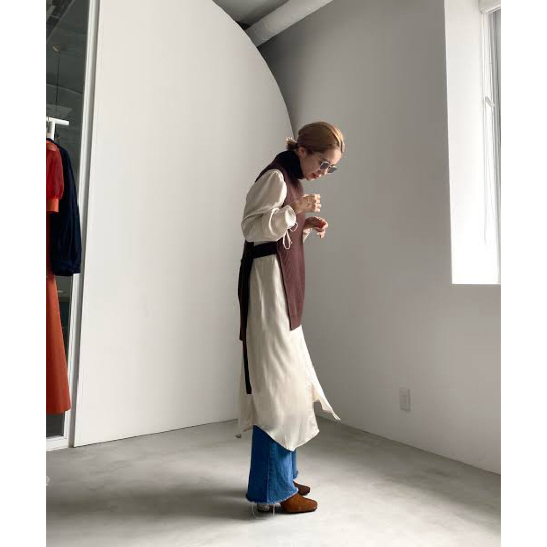 Ameri VINTAGE(アメリヴィンテージ)のVEST LAYERED SHIRT DRESS レディースのワンピース(ロングワンピース/マキシワンピース)の商品写真