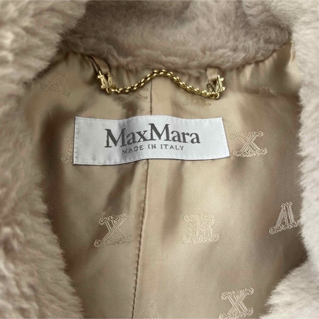 Max Mara(マックスマーラ)のほぼ未使用　maxmara ケープ　cambusa サンド　MLサイズ レディースのジャケット/アウター(ポンチョ)の商品写真