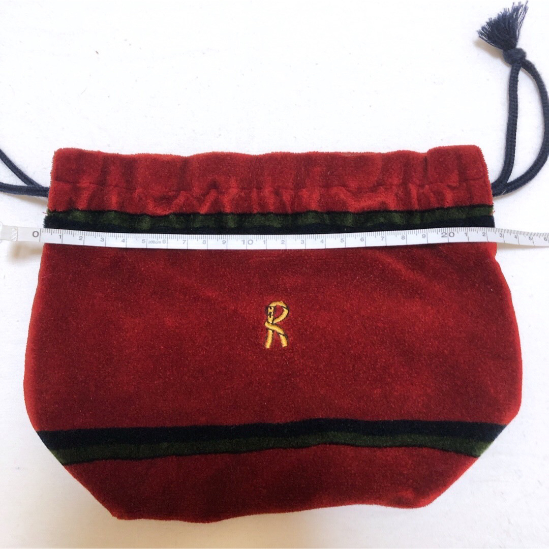 ROBERTA DI CAMERINO(ロベルタディカメリーノ)のロベルタディカメリーノ ポーチ ロゴ金具 巾着 ポーチ 赤 ベロア 2点セット！ レディースのファッション小物(ポーチ)の商品写真