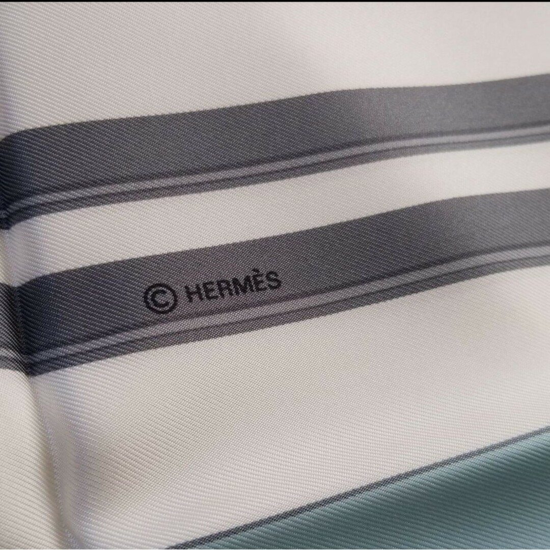 Hermes(エルメス)の未使用　タグ付き　レア　稀少　HERMES　エルメス　スカーフ　カレ90 レディースのファッション小物(バンダナ/スカーフ)の商品写真