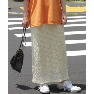 定価5940円　新品タグ付き　LAVEANGE  花柄カットレーススカート(ロングスカート)