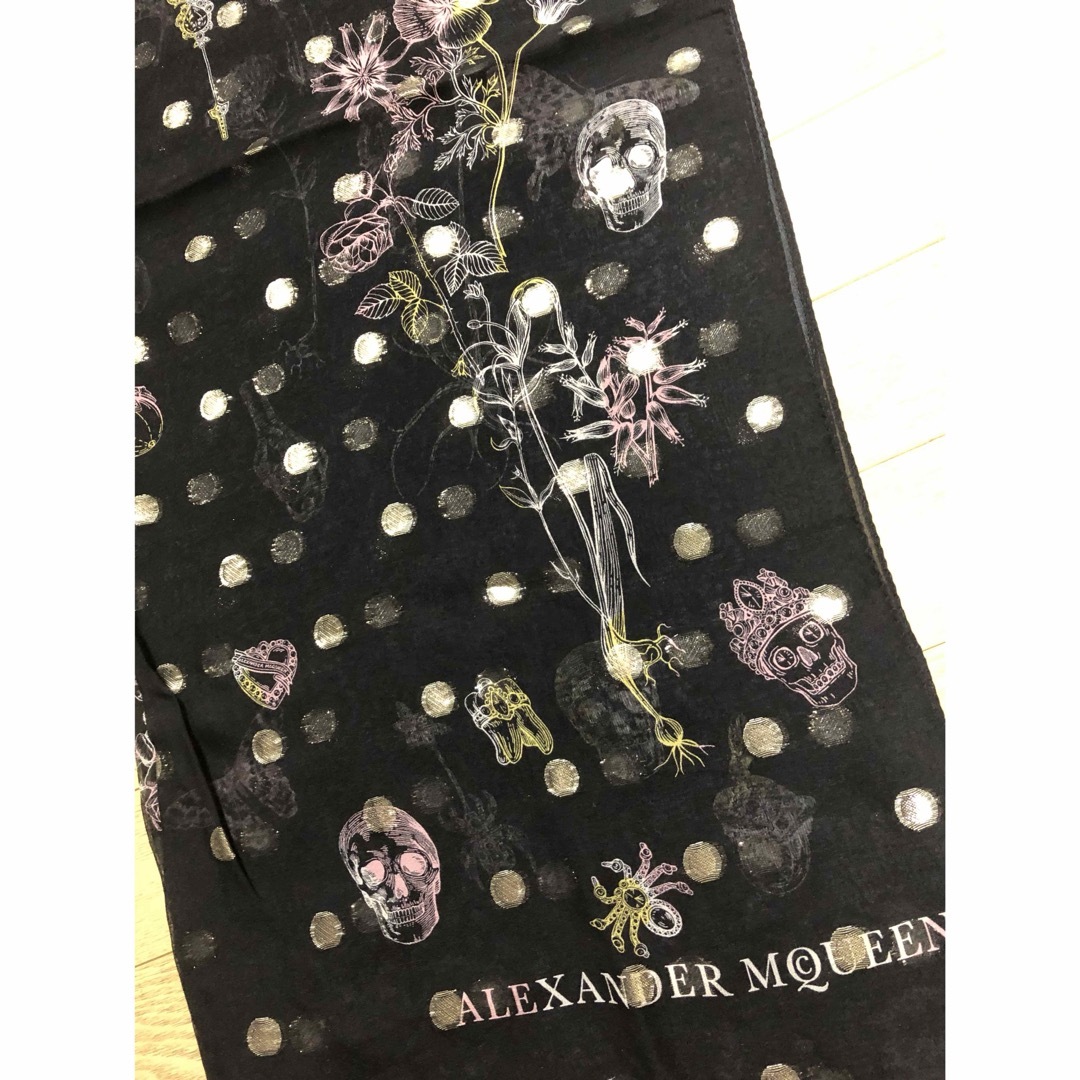 Alexander McQueen(アレキサンダーマックイーン)のALEXANDER McQUEEN  アレキサンダーマックイーン ストール レディースのファッション小物(ストール/パシュミナ)の商品写真