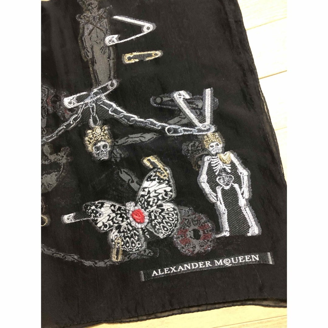 Alexander McQueen(アレキサンダーマックイーン)のALEXANDER McQUEEN  アレキサンダーマックイーン ストール レディースのファッション小物(ストール/パシュミナ)の商品写真