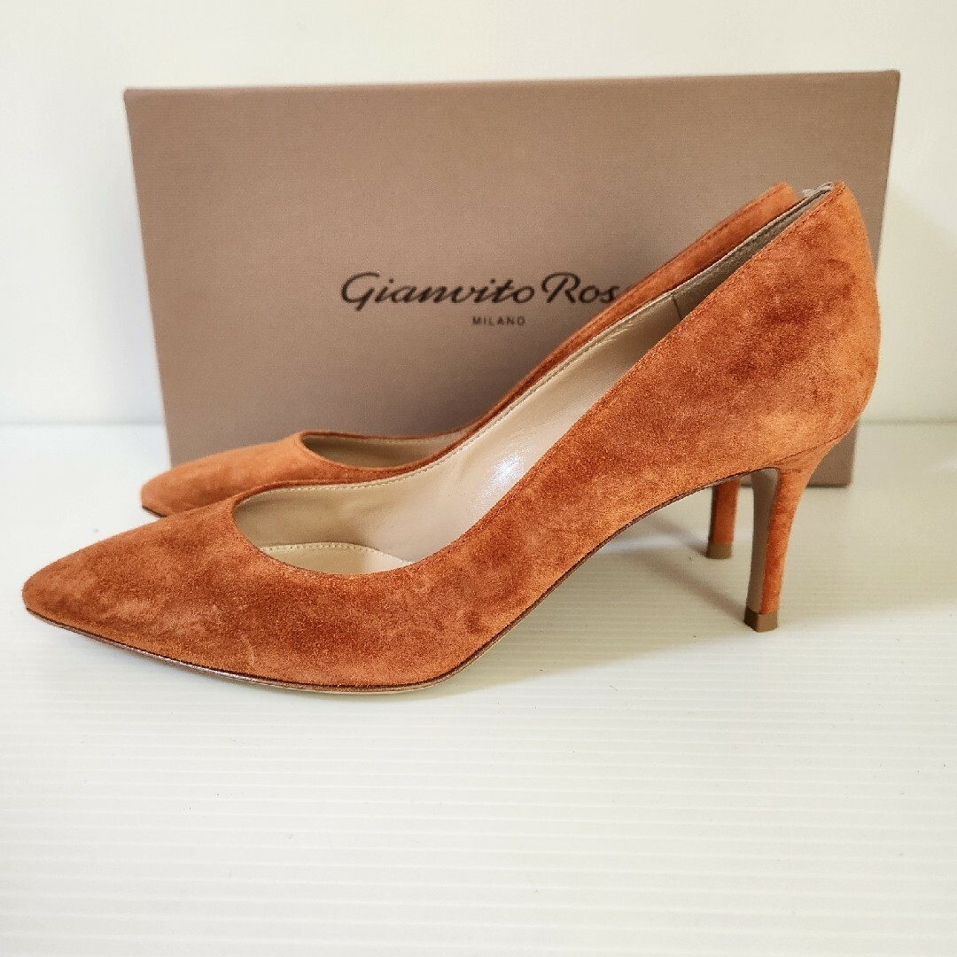 Gianvito Rossi(ジャンヴィットロッシ)のGianvito Rossi/ジャンヴィットロッシ スエード パンプス ブラウン レディースの靴/シューズ(ハイヒール/パンプス)の商品写真