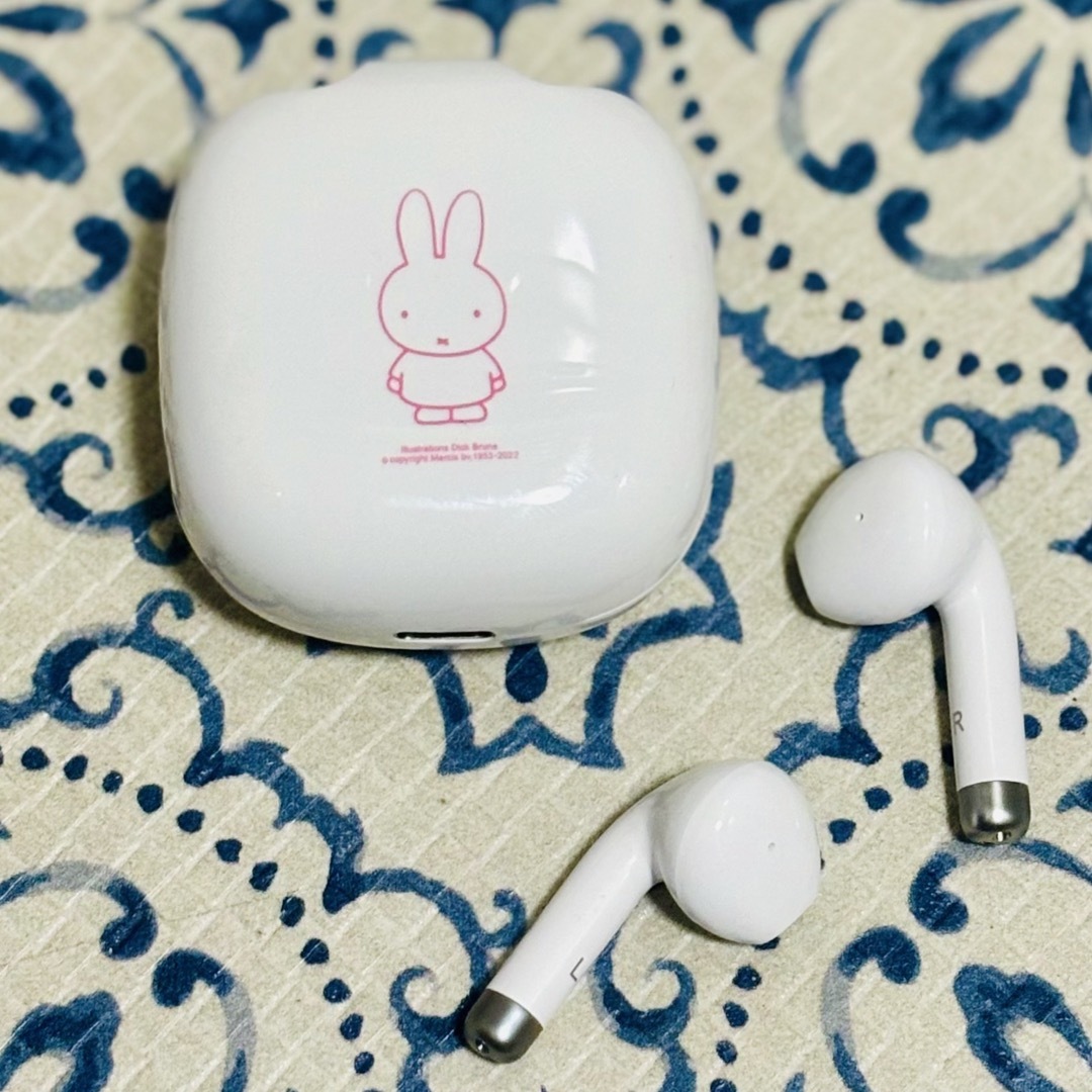 miffy(ミッフィー)の【新品】ミッフィー Bluetooth ワイヤレスイヤホン ピンク スマホ/家電/カメラのオーディオ機器(ヘッドフォン/イヤフォン)の商品写真