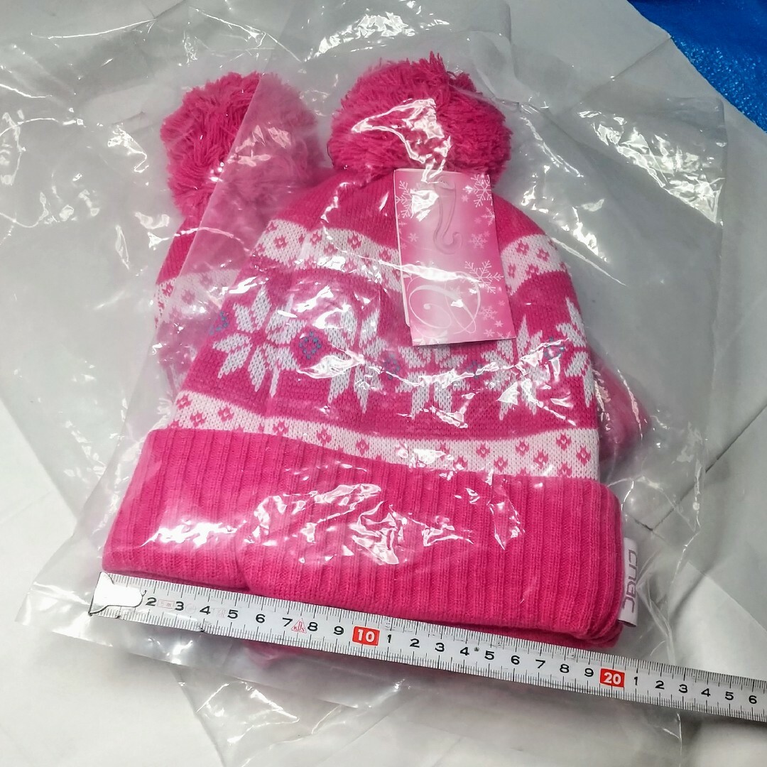 タグ付 二枚組 二重編み ボンボン付きニット帽 ピンク 双子ちゃん レディース スポーツ/アウトドアのスノーボード(ウエア/装備)の商品写真