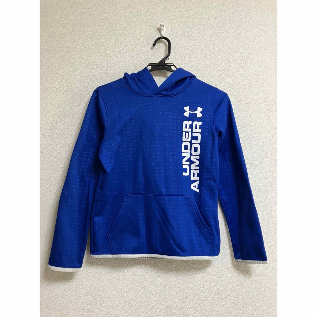 UNDER ARMOUR(アンダーアーマー)のパーカー150 キッズ　アンダーアーマー  キッズ/ベビー/マタニティのキッズ/ベビー/マタニティ その他(その他)の商品写真