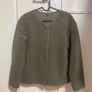 ユニクロ(UNIQLO)の【新品】ユニクロ ボアフリースクルーネックカーディガン（長袖）(ノーカラージャケット)