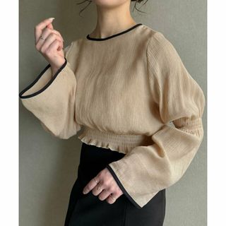 ジュノア(JUNOAH)の【ベージュ】シャーリングシアーブラウス(シャツ/ブラウス(長袖/七分))