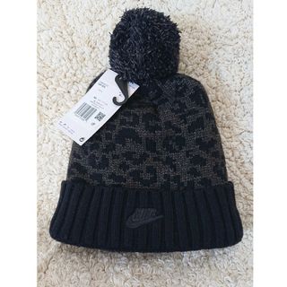 ナイキ(NIKE)のNIKE レディース カフド POM フューチュラ ビーニー ニット帽 DM8…(ニット帽/ビーニー)