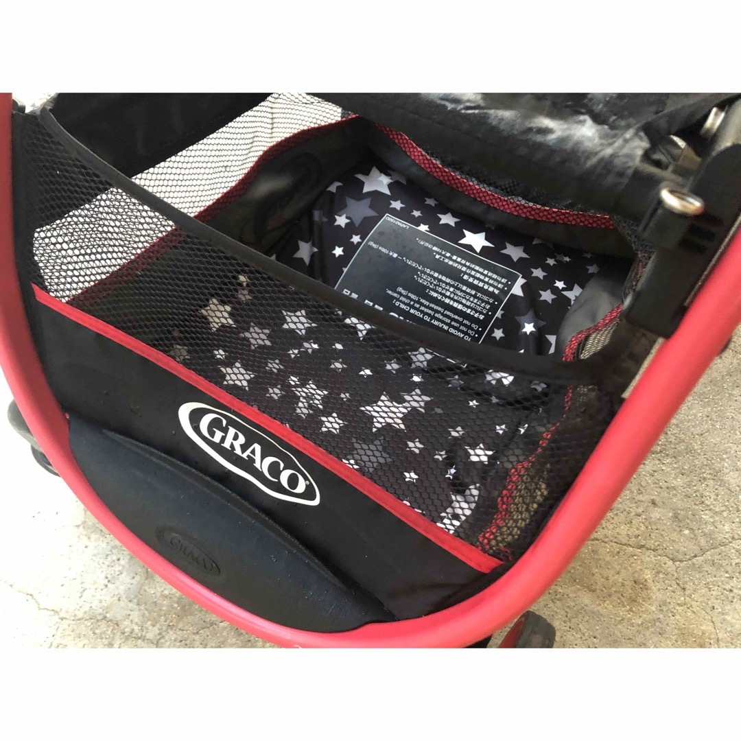 Greco(グレコ)のGRACO  A型 ベビーカー　両対面　赤黒　中古　メッシュ日除　コンパクト収納 キッズ/ベビー/マタニティの外出/移動用品(ベビーカー/バギー)の商品写真