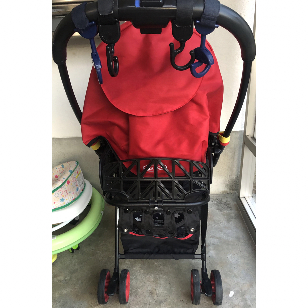 Greco(グレコ)のGRACO  A型 ベビーカー　両対面　赤黒　中古　メッシュ日除　コンパクト収納 キッズ/ベビー/マタニティの外出/移動用品(ベビーカー/バギー)の商品写真