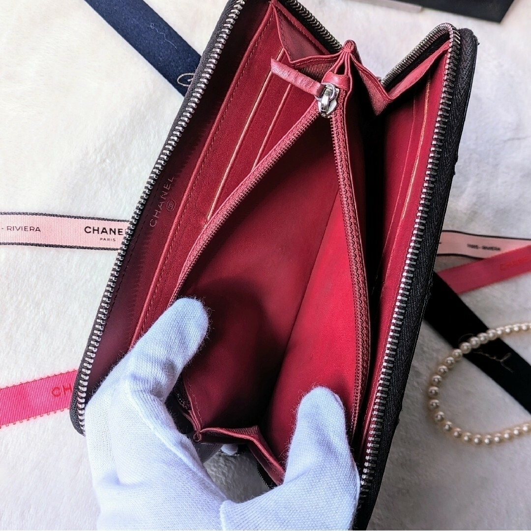CHANEL(シャネル)のCHANEL　シャネル　ウルトラステッチ　マトラッセ　長財布　黒　赤　ラウンド レディースのファッション小物(財布)の商品写真