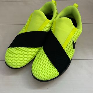 ナイキ(NIKE)のNIKE スリッポン　23.5(スニーカー)