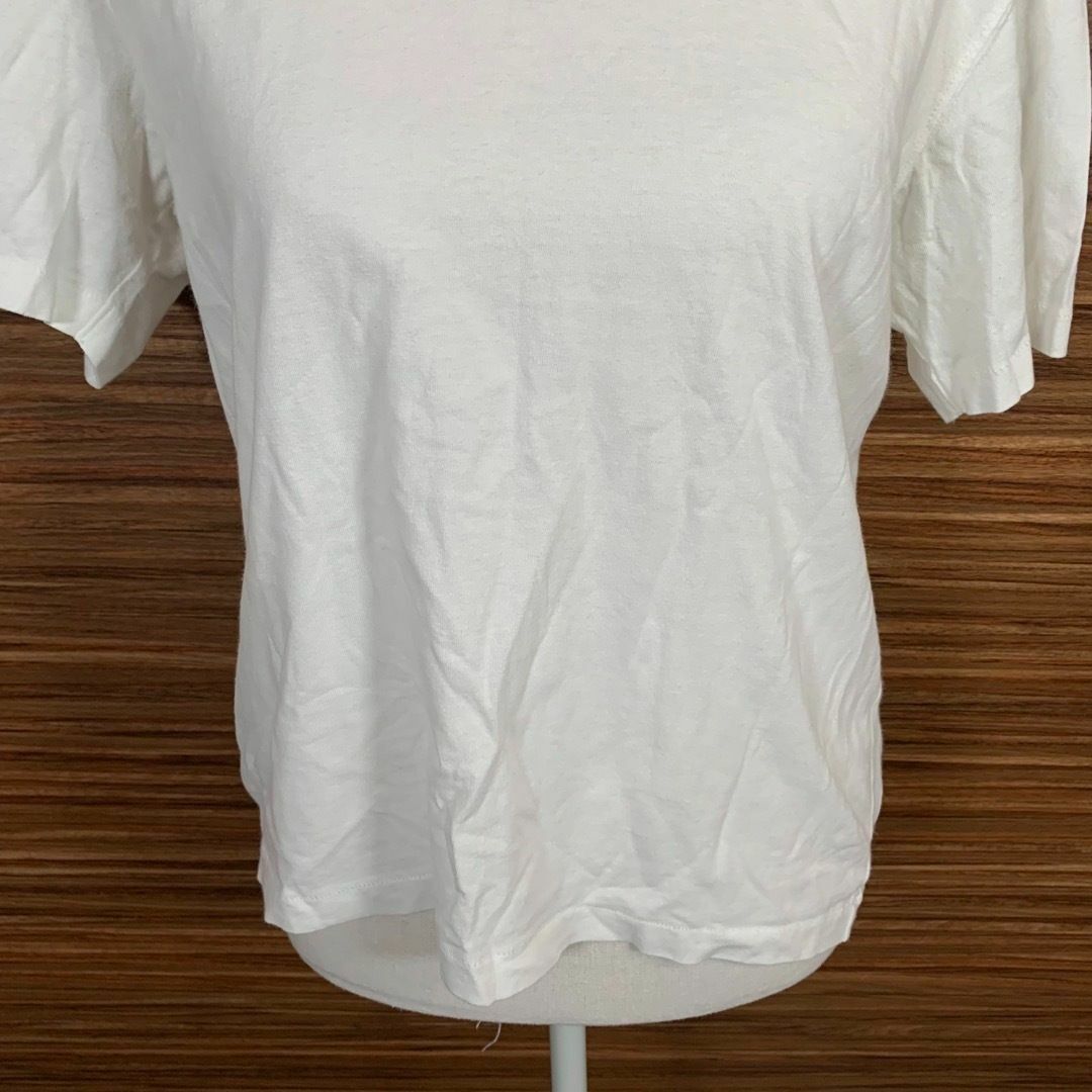 UNIQLO(ユニクロ)のユニクロ UNIQLO Tシャツ Lサイズ 白 ホワイト 半袖 無地 レディースのトップス(Tシャツ(半袖/袖なし))の商品写真