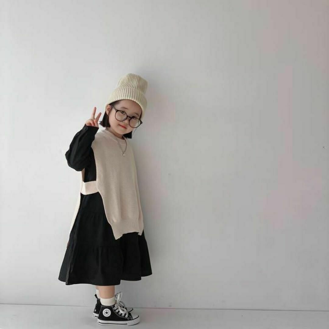 ニットベスト　ベージュ　90cm 韓国子供服　新品　ジレ　秋服　冬服 キッズ/ベビー/マタニティのキッズ服女の子用(90cm~)(ニット)の商品写真