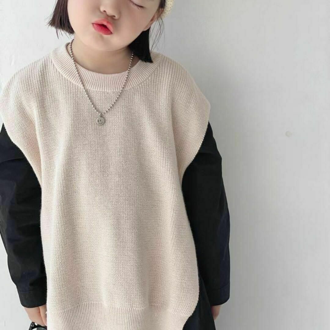 ニットベスト　ベージュ　120cm 韓国子供服　秋服　ジレ　新品 キッズ/ベビー/マタニティのキッズ服女の子用(90cm~)(ニット)の商品写真