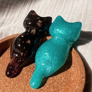 猫 箸置き ペン置き レジン ブルーグリーン(雑貨)