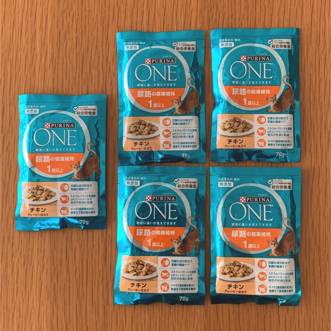 Nestle(ネスレ)のピュリナワン キャット 尿路の健康維持 1歳以上 チキングレービー 70g×5袋 その他のペット用品(猫)の商品写真