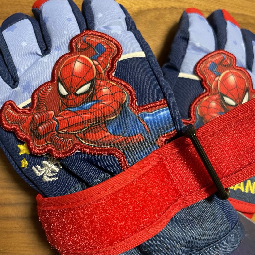 MARVEL(マーベル)の新作！　スパイダーマン 手袋　S キッズ　子供　防水　スキー　雪遊び　グローブ キッズ/ベビー/マタニティのこども用ファッション小物(手袋)の商品写真